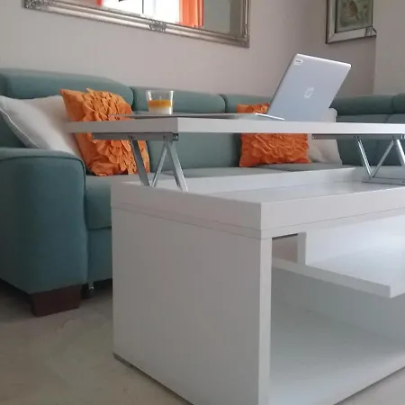 El Balcon Seaview 아파트 피네스트라트